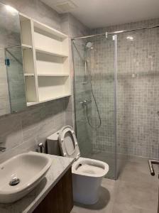 Căn hộ Kingdom 101, Quận 10 Căn hộ Kingdom 101 nội thất cơ bản, view thành phố.