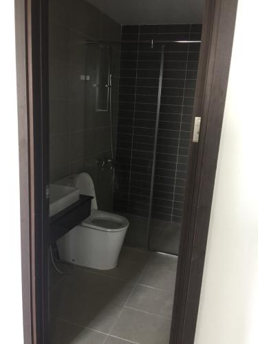 Phòng tắm căn hộ Sunrise Riverside Căn hộ Sunrise Riverside view sông thoáng mát, nội thất cơ bản.