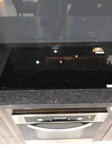 Bếp nhà phố Nhà phố cửa hướng Đông hẻm xe hơi rộng, kết cấu 3 tầng.