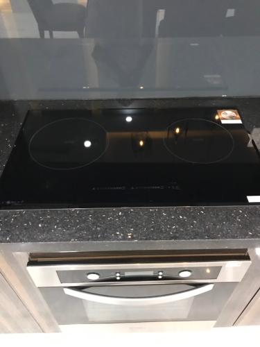 Bếp nhà phố Nhà phố cửa hướng Đông hẻm xe hơi rộng, kết cấu 3 tầng.