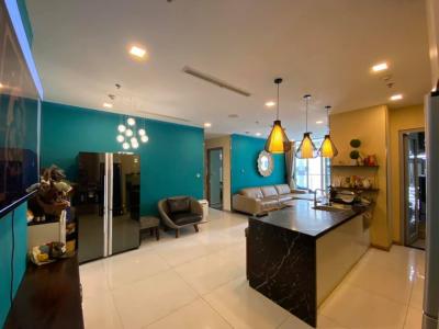 Phòng bếp căn hộ Vinhomes Central Park, Quận Bình Thạnh Căn hộ Vinhomes Central Park cửa hướng Đông, view nội khu tuyệt đẹp.