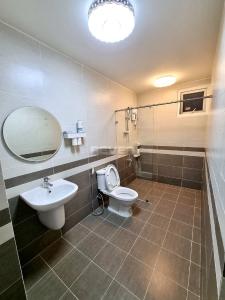 Phòng tắm The Park Residence, Nhà Bè Căn hộ The Park Residence đầy đủ nội thất, hướng Tây Nam.