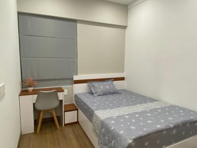 Phòng ngủ SSR Căn hộ Saigon South Residence đầy đủ nội thất, view nội khu.