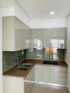 Phòng bếp River Panorama, Quận 7 Căn hộ River Panorama tầng thấp cùng view thành phố.