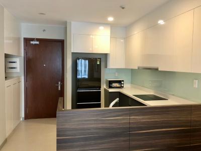 Phòng bếp The Gold View, Quận 4 Căn hộ The Gold View hướng Đông Bắc đón view hồ bơi.