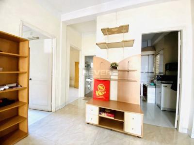 Phòng khách căn hộ Ngô Tất Tố, Bình Thạnh Căn hộ Ngô Tất Tố tầng thấp view Landmark 81, cửa hướng Đông Nam.