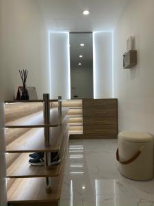 Phòng thay đồ Saigon Pearl Quận Bình Thạnh Căn hộ Saigon Pearl nội thất cao cấp, view thành phố.