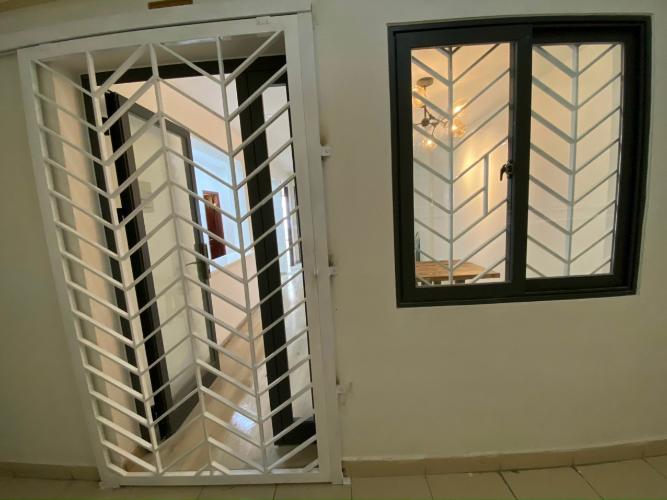Căn hộ chung cư Khánh Hội 1, Quận 4 Căn hộ chung cư Khánh Hội view thành phố sầm uất, nội thất đầy đủ.
