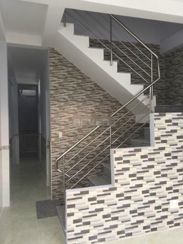 Bên trong nhà phố Ích Thạnh, Quận 9 Nhà phố 1 trệt 2 lầu hướng Tây Nam, đường trước nhà 6m rộng rãi