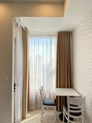 Căn hộ River Gate, Quận 4 Office-tel tầng cao chung cư River Gate ban công hướng Tây Bắc.