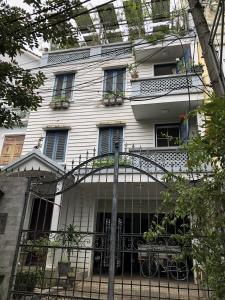 Nhà phố mặt tiền đường tại KDC Nam Long, thiết kế vô cùng sang trọng.