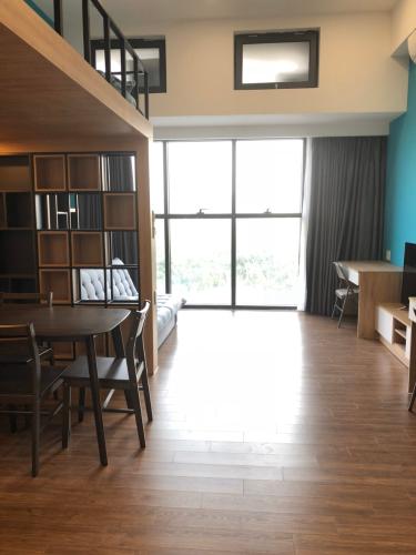 Phòng khách officetel THE SUN AVENUE Bán căn hộ The Sun Avenue 1PN, tầng 3, đầy đủ nội thất