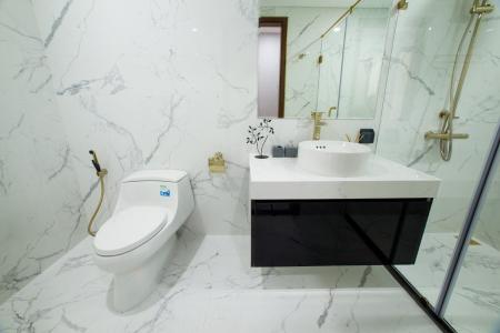 Phòng tắm căn hộ Sunshine Diamond River, Quận 7 Căn hộ Sunshine Diamond River tầng trung thoáng mát, nội thất cơ bản.
