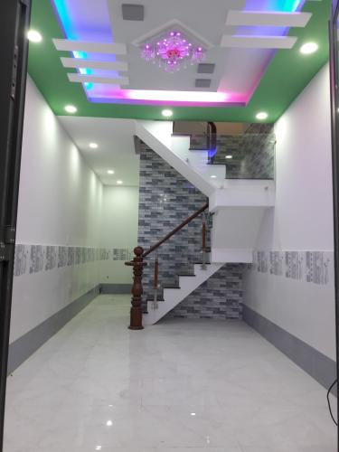 Bên trong nhà phố Mễ Cốc, Quận 8 Nhà phố khu dân cư khép kín an ninh, nội thất đầy đủ.