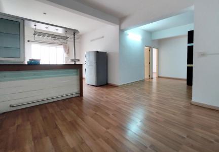 Phòng khách căn hộ chung cư Đông Hưng Căn hộ chung cư Đông Hưng tầng trung, cửa hướng Đông Bắc.