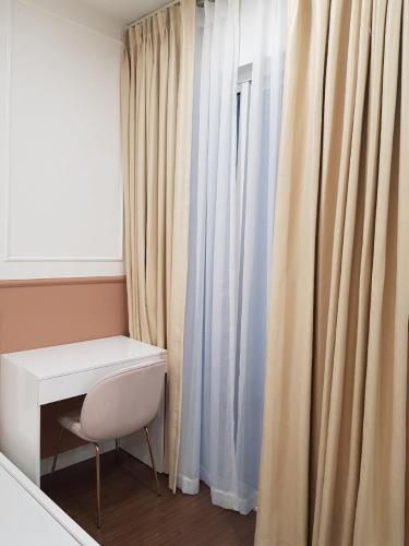 nội thất căn hộ Căn hộ Sunrise Riverside ban công đón gió, đầy đủ nội thất.