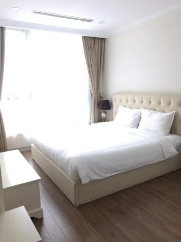 Phòng ngủ căn hộ Vinhomes Central Park, Quận Bình Thạnh Căn hộ Vinhomes Central Park ban công rộng rãi, view thành phố tuyệt đẹp.