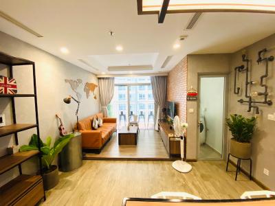 Căn hộ Vinhomes Central Park, Quận Bình Thạnh Căn hộ Vinhomes Central Park tầng 20 thiết kế kỹ lưỡng, đầy đủ nội thất.