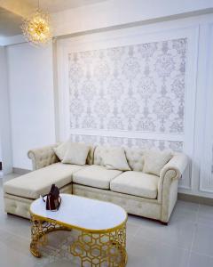 Phòng khách Võ Đình Apartment, Quận 12 Căn hộ Võ Đình Apartment ban công hướng Tây, đầy đủ nội thất.