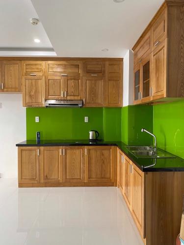 Nhà bếp Saigon South Residence  Căn hộ Saigon South Residence đầy đủ nội thất, tầng cao.