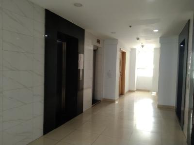 Oriental Plaza, Tân Phú Căn hộ Oriental Plaza tầng trung, view nội khu mát mẻ.