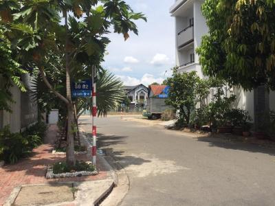 69a8d8561e95e0cbb984 Biệt thự Quận 2 ven sông, thiết kế hiện đại, vị trí đắc địa.