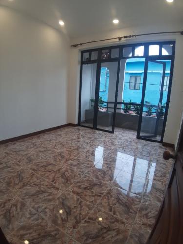 Bên trong nhà phố Lê Văn Thọ, Gò Vấp Nhà phố hẻm xe hơi mới xây, thiết kế hiện đại tinh tế.