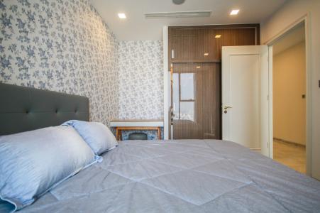 phòng ngủ Căn hộ tầng cao Vinhomes Golden River hướng Đông Bắc mát mẻ.