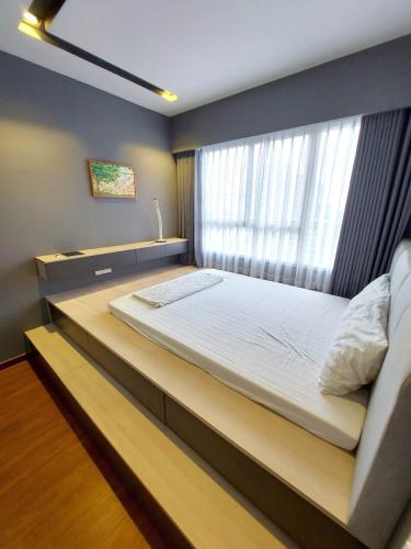  Căn hộ The Botanica tầng 08 ban công hướng Đông Nam