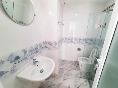 Phòng tắm căn hộ Conic Riverside, Quận 8 Căn hộ tầng 20 Conic Riverside hướng Đông Nam, nội thất cơ bản.