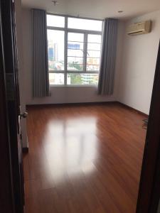 Phòng ngủ Chánh Hưng Giai Việt, Quận 8 Căn hộ Chánh Hưng Giai Việt tầng trung, nội thất đầy đủ.