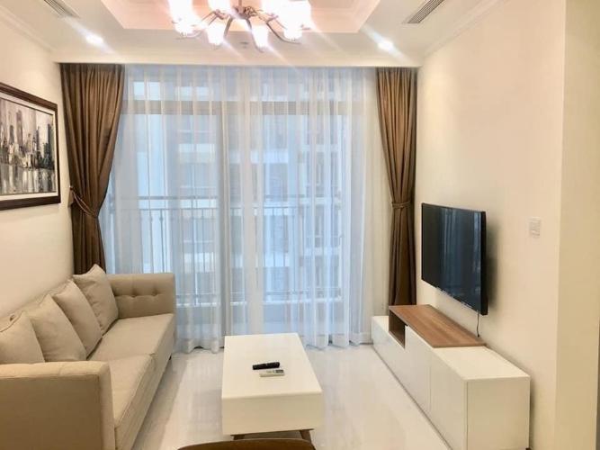 Phòng khách Vinhomes Central Park Căn hộ Vinhomes Central Park tầng trung kèm nội thất đầy đủ.