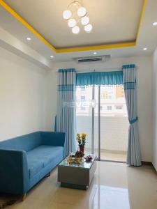 Phòng khách chung cư Đức Khải, Quận 2 Căn hộ chung cư Đức Khải ban công hướng Đông, đầy đủ nội thất.