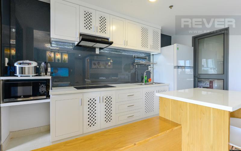 Không gian bếp Căn hộ Masteri Thảo Điền tầng cao hướng Đông Nam tháp T1