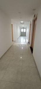 Hành lang Charmington La Pointe, Quận 10 Officetel Charmington La Pointe đầy đủ nội thất, hướng Tây.
