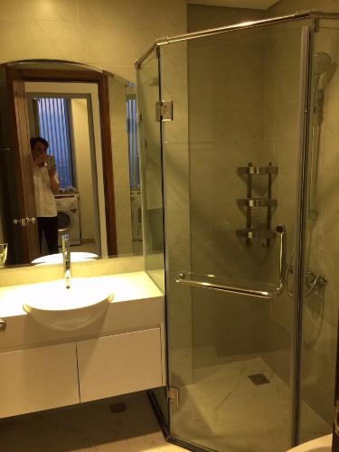 Phòng tắm căn hộ Vinhomes Central Park , Quận Bình Thạnh  Căn hộ tầng 24 Vinhomes Central Park bàn giao đầy đủ nội thất.