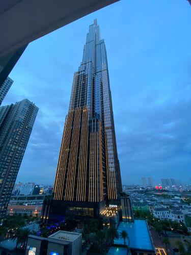 Căn hộ Vinhomes Central Park, Quận Bình Thạnh Căn hộ tầng 11 Vinhomes Central Park có 3 phòng ngủ, đầy đủ nội thất.