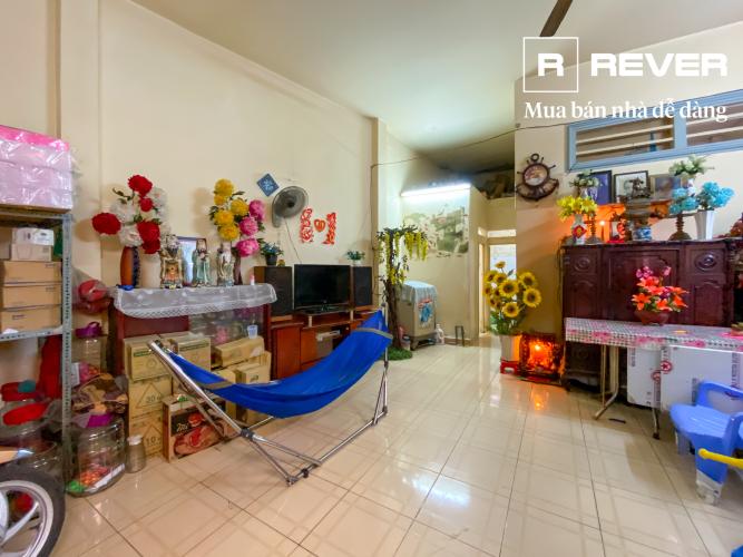 Phòng khách nhà phố Quận 7 Nhà hẻm Huỳnh Tấn Phát, Quận 7, cách công viên Tân Thuận 500m