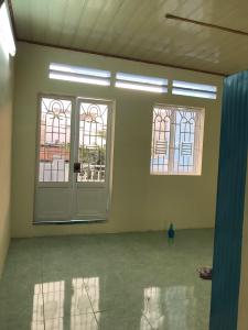 Nhà phố Quận 9 Nhà mặt tiền đường Số 359 hướng Tây Nam diện tích 49m2, đầy đủ tiện ích.