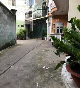 Hẻm nhà phố Nguyễn Thượng Hiền, Phú Nhuận Nhà phố hẻm hướng Tây Nam, có sân trước rộng rãi, bàn giao sổ hồng.