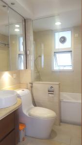 Phòng tắm căn hộ Saigon Pearl, Bình Thạnh Căn hộ Saigon Pearl đầy đủ tiện nghi, view nội khu yên tĩnh.