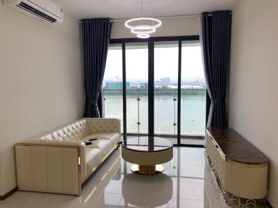 Phòng khách căn hộ One Verandah Căn hộ One Verandah nội thất cơ bản, view sông thoáng mát.