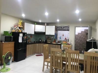 Phòng bếp Nhà phố hẻm rộng 3m hướng Tây, diện tích 95.85m2.