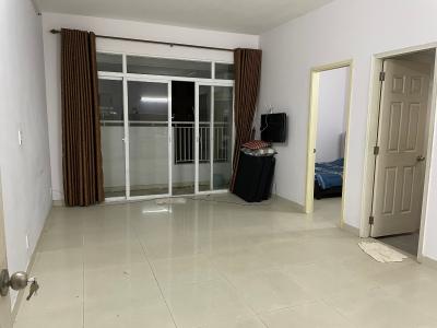 Phòng khách chung cư Bình Khánh, Quận 2 Căn hộ chung cư Bình Khánh tầng trung, ban công hướng Bắc.