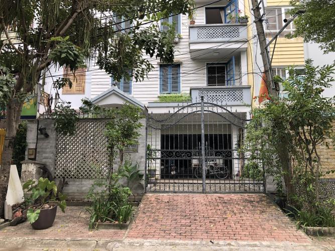 Không gian nhà phố Quận 7 Nhà phố mặt tiền đường tại KDC Nam Long, thiết kế vô cùng sang trọng.