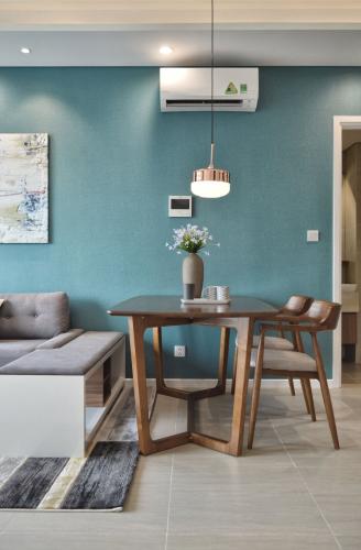 Phòng ăn căn hộ DIAMOND ISLAND - ĐẢO KIM CƯƠNG Căn hộ Diamond Island - Đảo Kim Cương 2PN, diện tích 72m2, đầy đủ nội thất, view thoáng