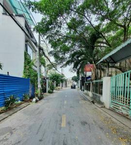 Đường nhà phố đường số 2, Quận 2 Nhà phố hướng Đông, mặt tiền đường nhựa xe hơi.