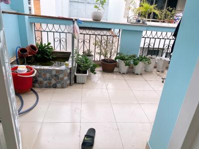 Sân thượng nhà phố Quận Tân Phú Nhà phố hướng Bắc diện tích sử dụng 148.5m2, đầy đủ nội thất.