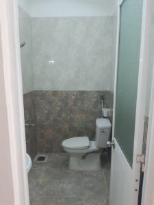Phòng tắm nhà phố Trương Phước Phan, Bình Tân Nhà phố hướng Đông Nam, mặt tiền đường tỉnh lộ 10 rộng rãi.