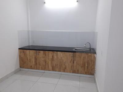 Bên trong nhà phố Huỳnh Tấn Phát, Quận 7 Nhà phố có sân và hành lang rộng, hướng Tây, hẻm xe hơi.
